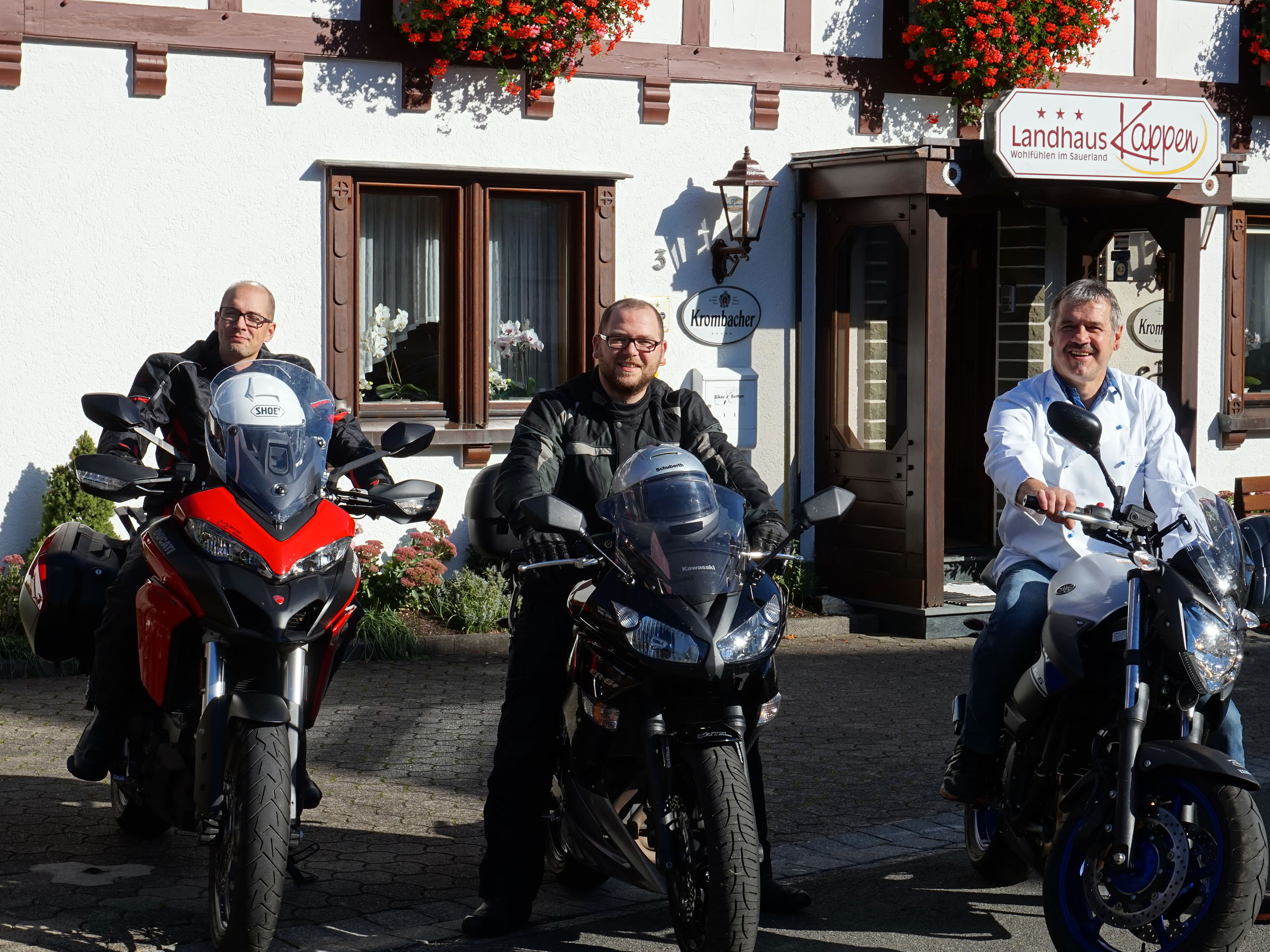 Wir sind selbst leidenschaftliche Motorradfahrer und geben Ihnen gerne Tips zu den schönsten Touren im Sauerland.